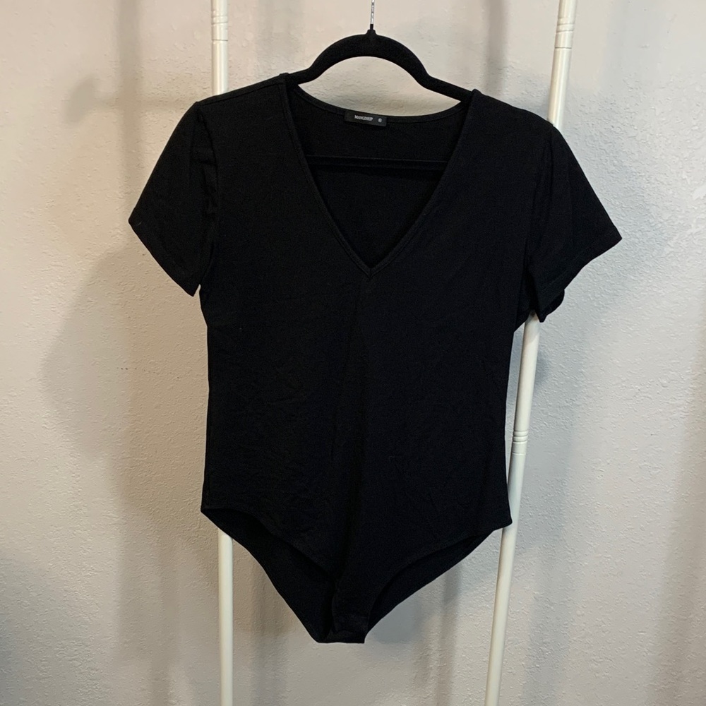 Chic Black V-Neck‎ Bodysuit
